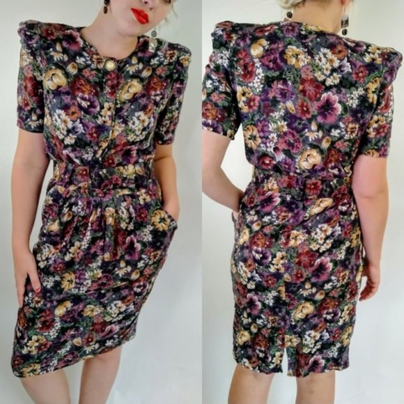 Vintage Dresses & Skirts - Vintage Petite Jazzy Floral 80s Dress